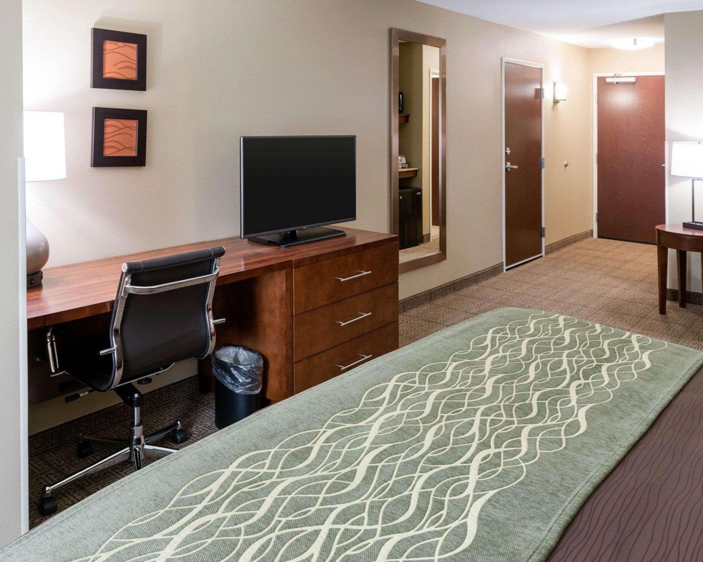 Comfort Inn & Suites West - Medical Center Рочестър Екстериор снимка
