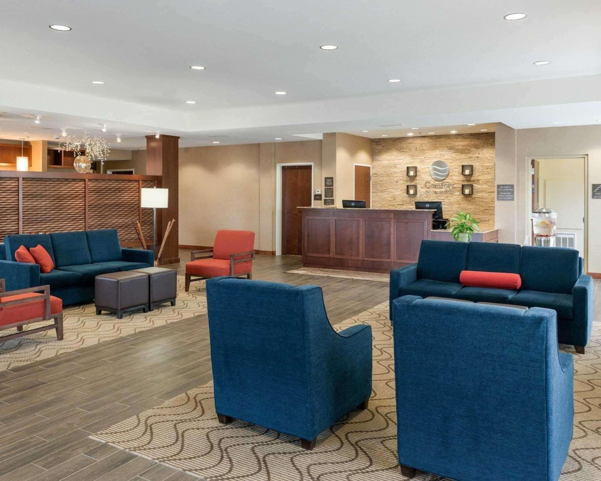Comfort Inn & Suites West - Medical Center Рочестър Екстериор снимка
