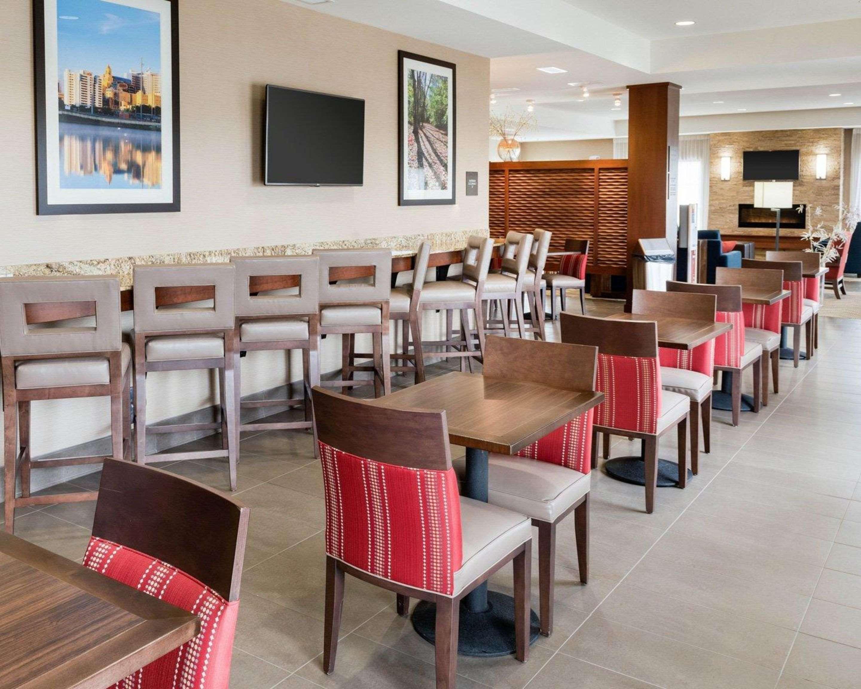 Comfort Inn & Suites West - Medical Center Рочестър Екстериор снимка