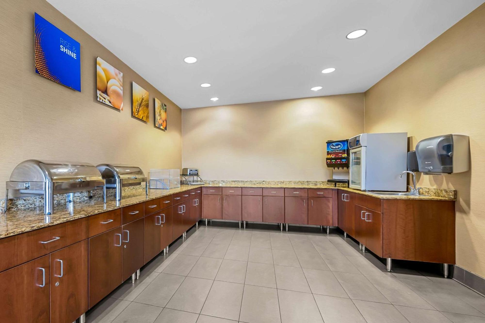 Comfort Inn & Suites West - Medical Center Рочестър Екстериор снимка