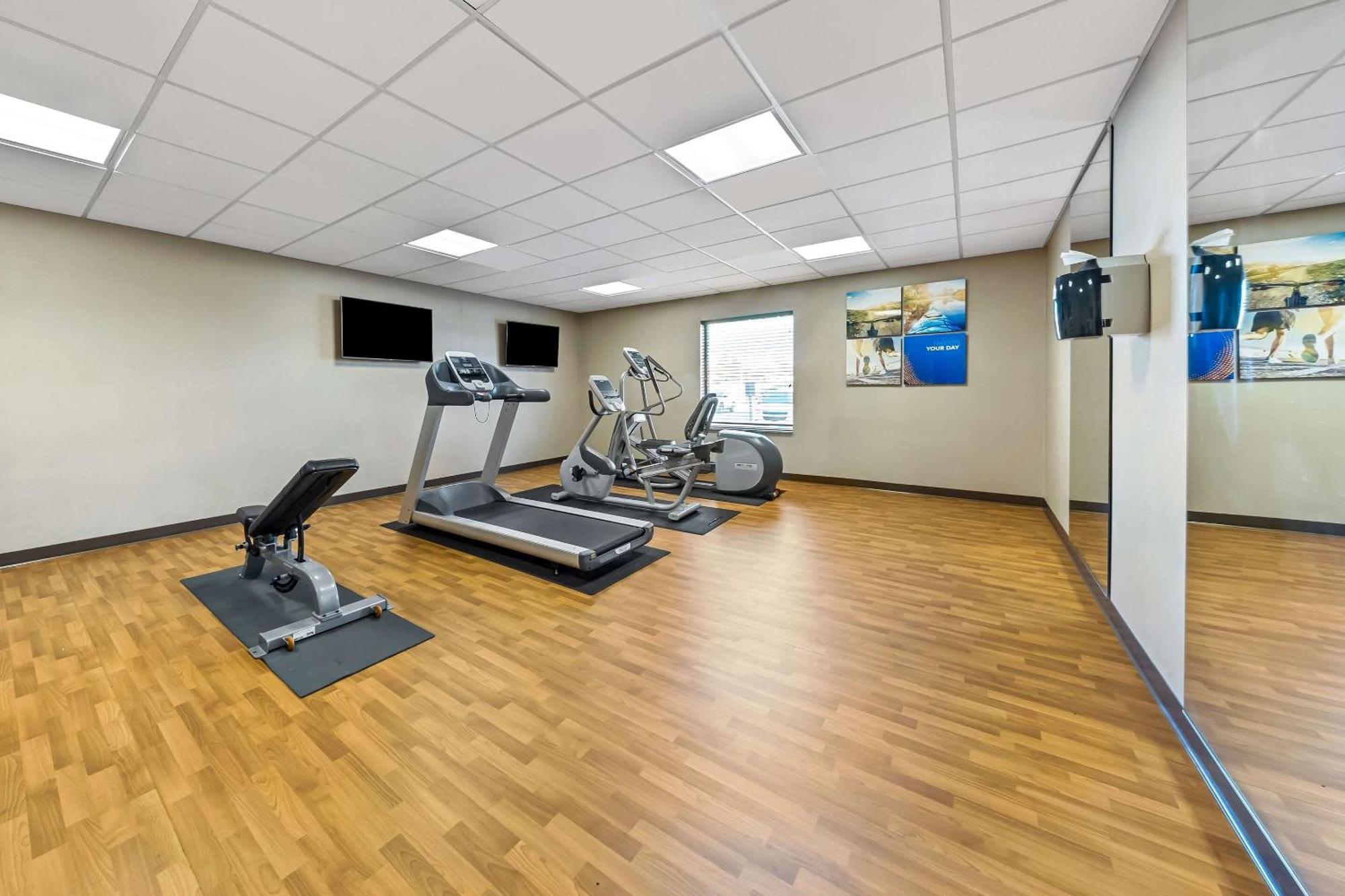 Comfort Inn & Suites West - Medical Center Рочестър Екстериор снимка