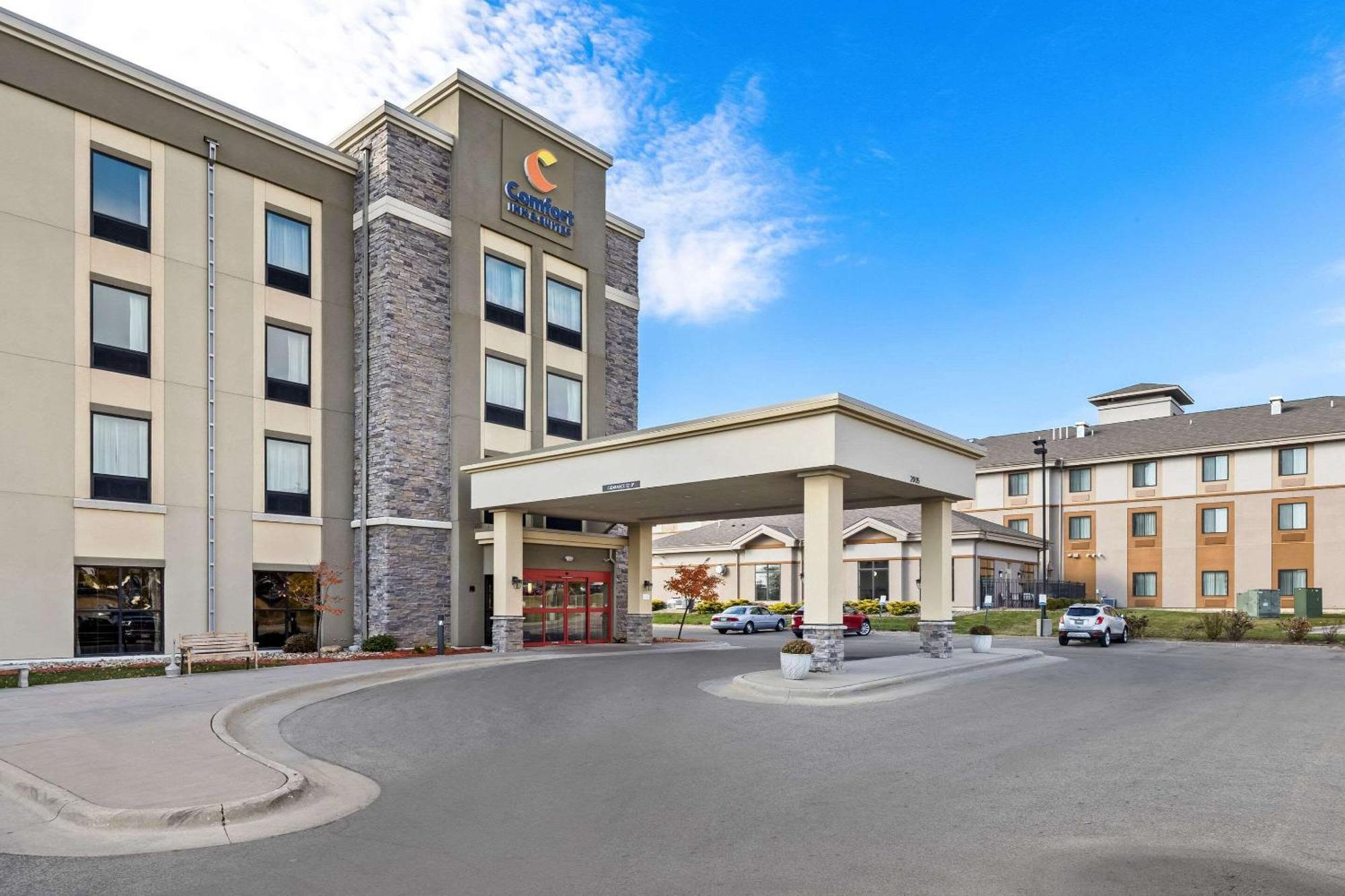 Comfort Inn & Suites West - Medical Center Рочестър Екстериор снимка