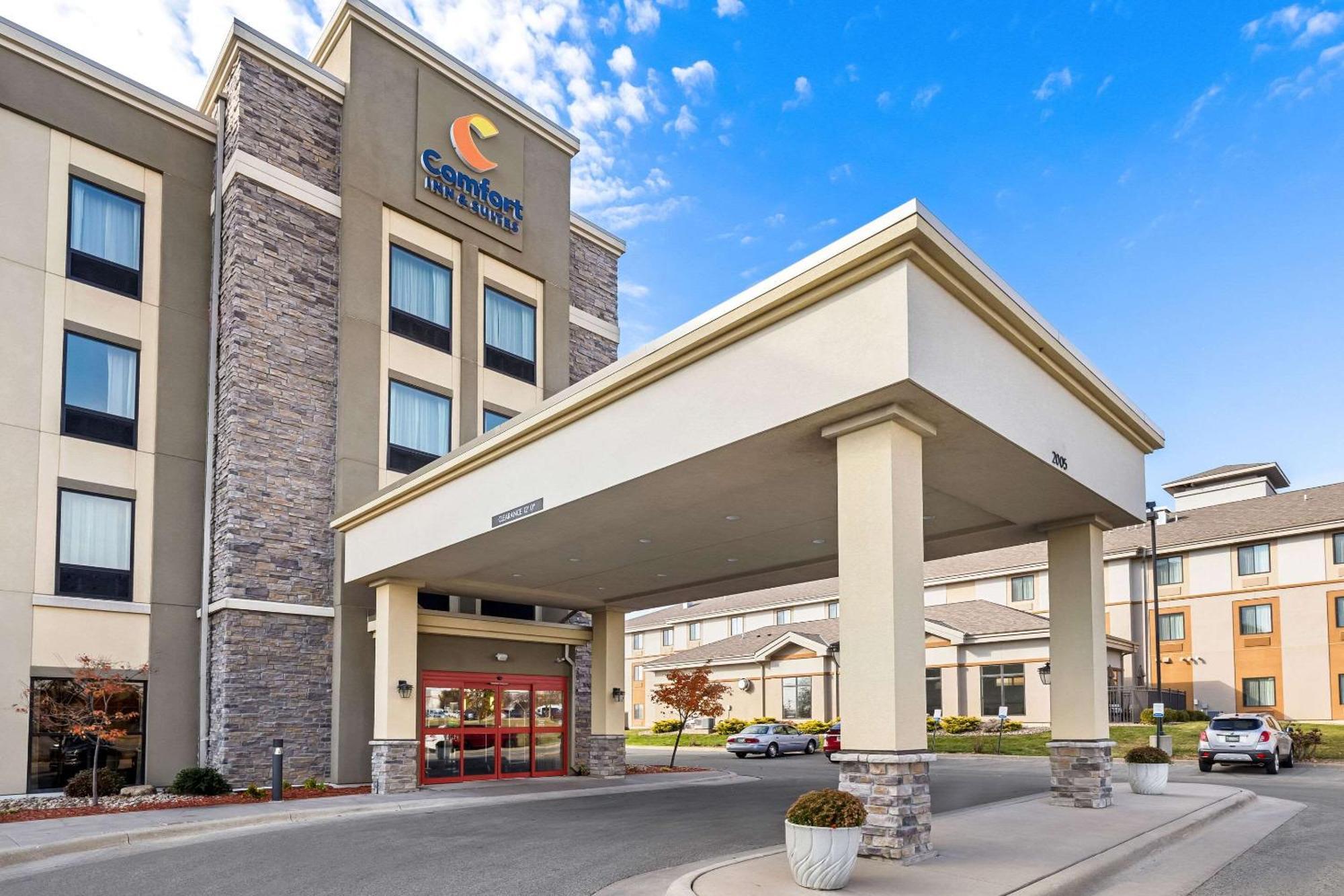 Comfort Inn & Suites West - Medical Center Рочестър Екстериор снимка