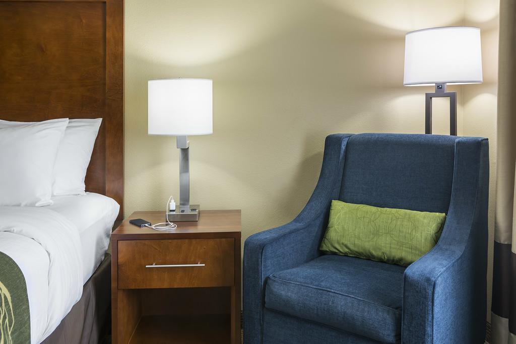 Comfort Inn & Suites West - Medical Center Рочестър Екстериор снимка