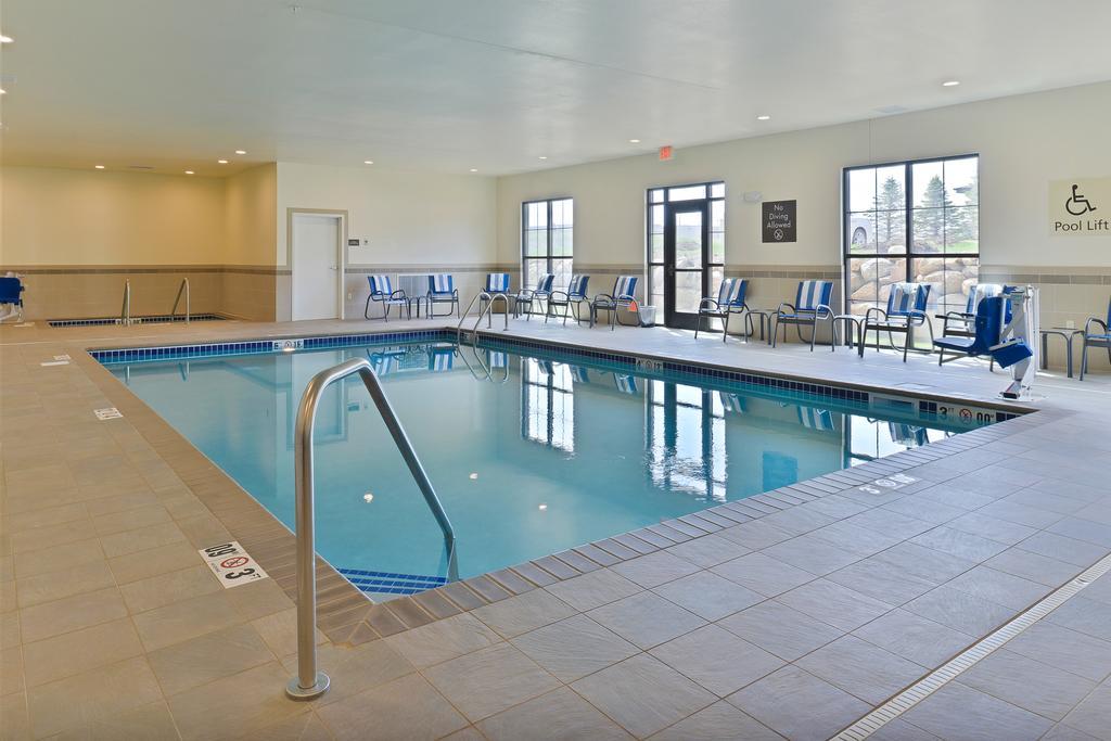 Comfort Inn & Suites West - Medical Center Рочестър Екстериор снимка